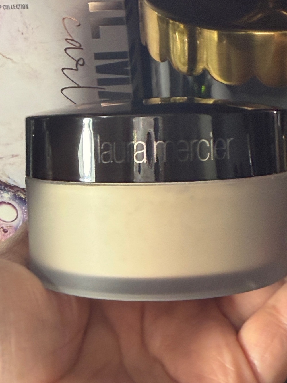 Laura Mercer Translucent Loose Setting Powder - Picture 4 of 4